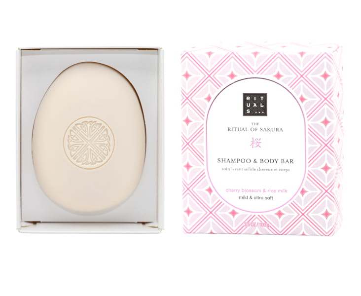 RITUALS THE RITUAL OF SAKURA SHAMPOO & BODY BAR Kostka do mycia ciała i włosów 100ML
